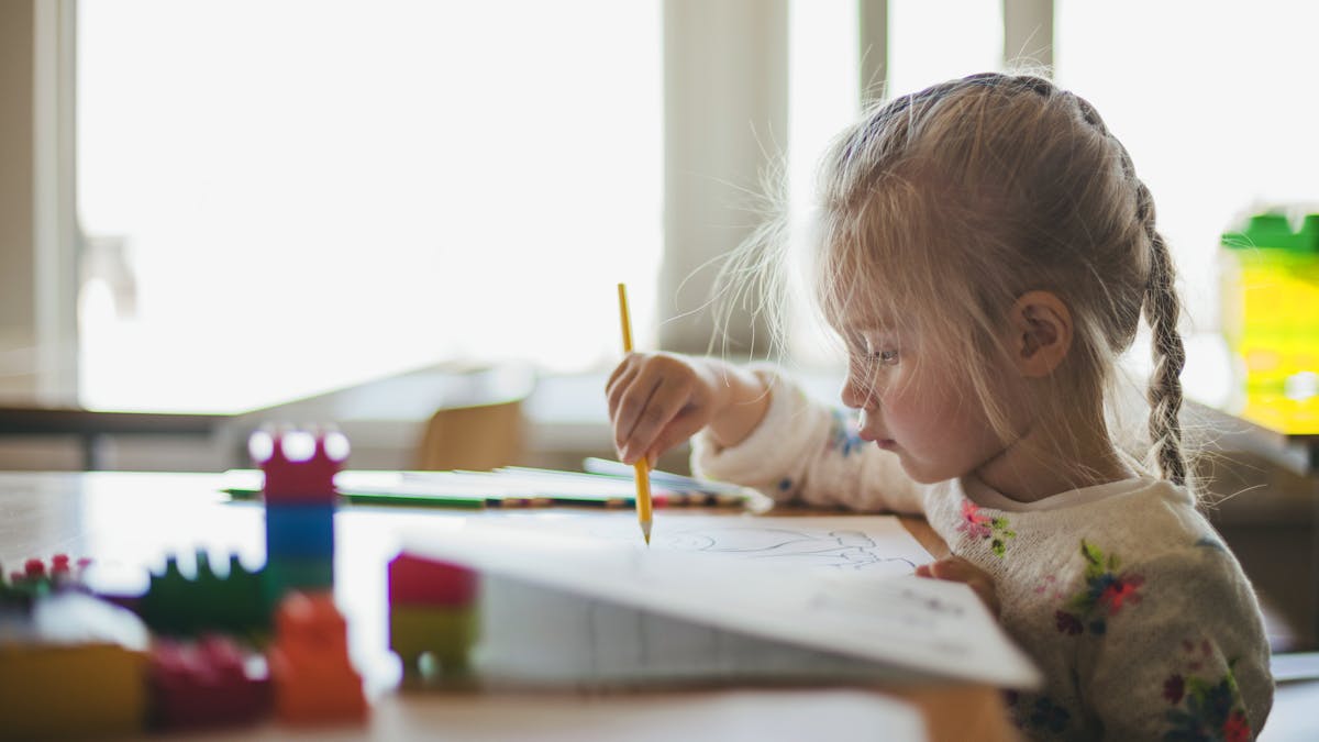 Måling har gjort sitt inntog i barnehagen. Illustrasjon: Freepik Måling og mestring